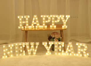 HAPPY NEW YEAR英文新年快乐装饰灯新年餐桌房间布置跨年晚会场景