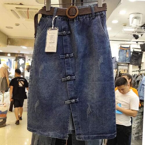 复古盘扣牛仔半身裙女春季宽松胖mm裙子显瘦百搭不规则开叉A字裙