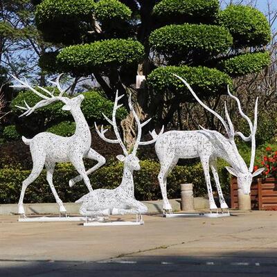 户外不锈钢镂空麋鹿雕塑花园售楼部广场草坪仿真发光动物景观摆件