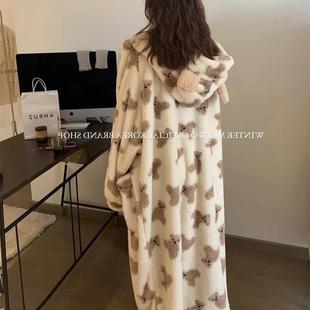 珊瑚绒睡袍冬季女加厚连帽长版睡衣可爱小熊保暖家居服2024年新款
