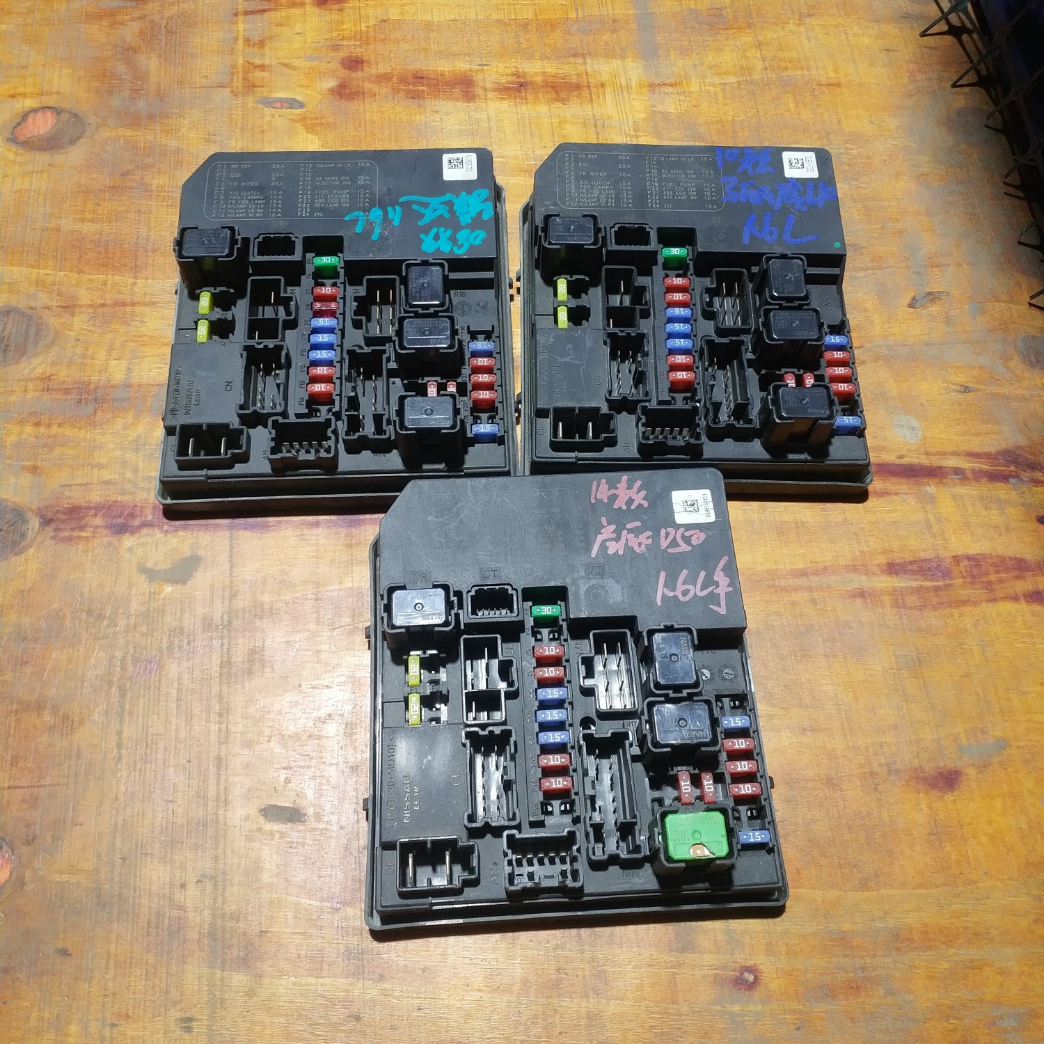 适用启辰D50骐达颐达骊威轩逸前机舱保险丝盒 284B7-EY93A-ED03A