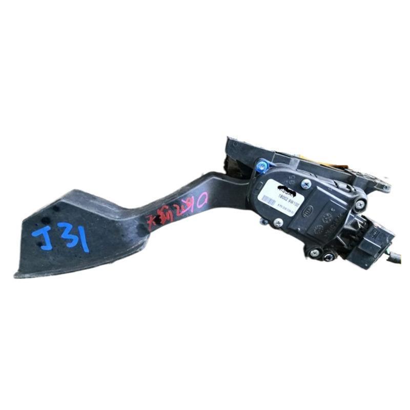 适用天籁2.0 电子油门踏板加速感应器脚踏板插头总成180029W100