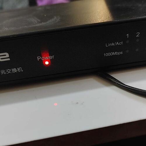 WODE WD-1008G 8口千兆交换机，支持1000Mb议价