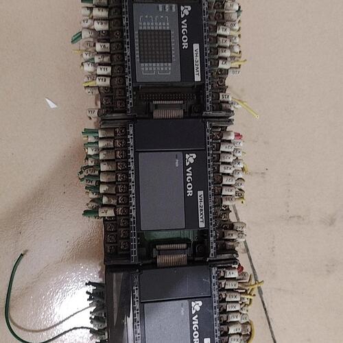台湾VIGOR丰炜PLC一套，主控VH-32MT+扩展模块V议价