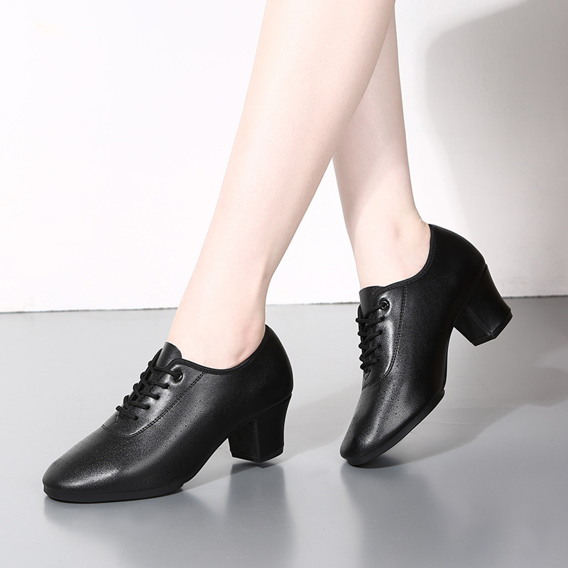 新品牛皮舞蹈鞋女软底成人广场舞鞋跳舞鞋真皮女式摩登舞拉丁舞