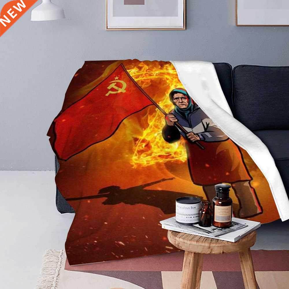 ukrainian grandma holding theflag of the soviet union blanke