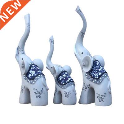 Craft Gifts A Family Of Three Elephants Decorative Resin Orn