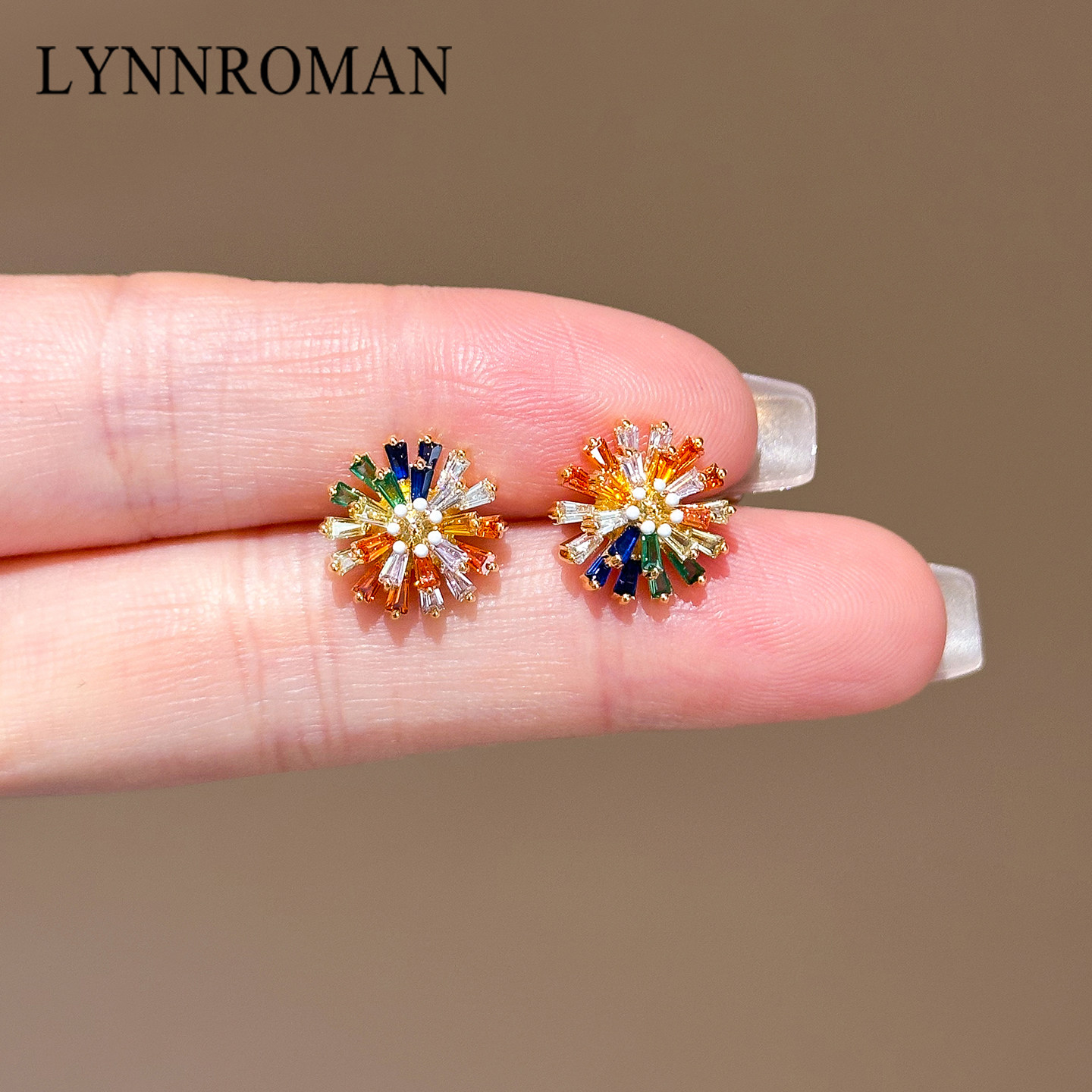 LYNNROMAN彩色氧化锆太阳花耳钉女小众设计2026年新款高级感耳环,饰品/流行首饰/时尚饰品新,耳钉,淘宝优惠券,粉丝福利购,淘宝优惠卷