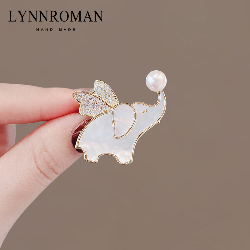 LYNNROMAN個性貝母女小象胸針