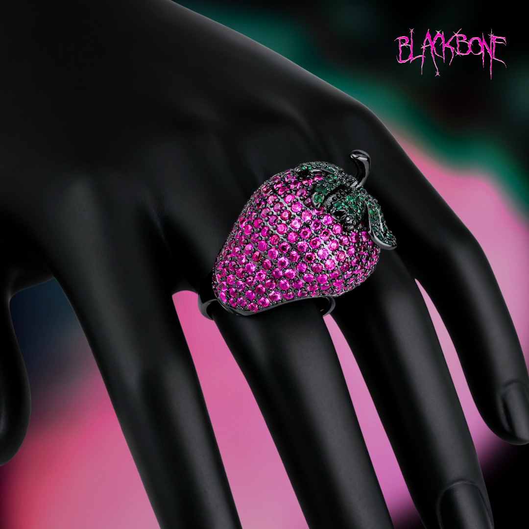 黑骨BLACKBONE邪恶草莓Evil Strawberry满钻戒指暗黑钛钢红刚玉