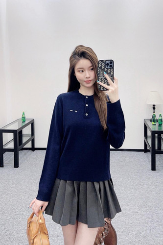 Freya早春羊绒徽标刺绣针织衫