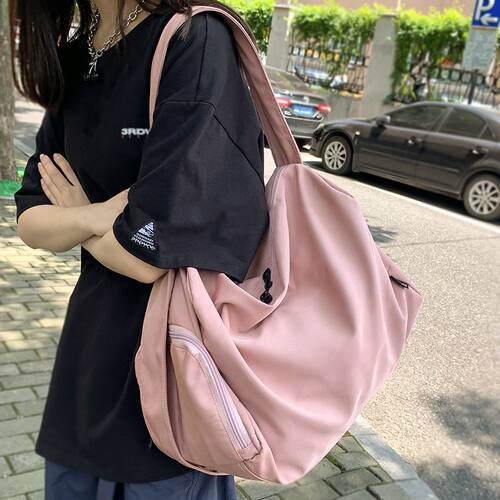 休闲运动单肩斜挎包女大容量防水旅行包袋男士情侣干湿分离健身包