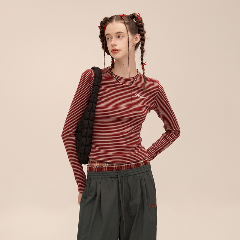 NNOVA横条纹圆领刺绣修身打底衫