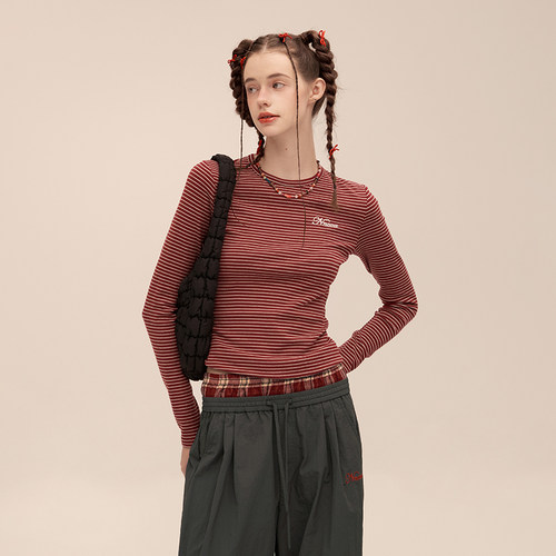 NNOVA横条纹圆领刺绣修身打底衫