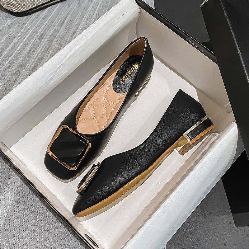 香港2025秋季新款平底低跟单鞋女金属扣大码女鞋41-43职业工作鞋,女鞋,浅口单鞋,淘宝优惠券,粉丝福利购,淘宝优惠卷