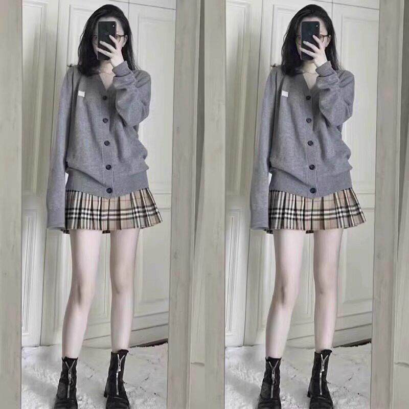 欧洲站春装女款2026年新款小个子洋派减龄百褶裙子毛衣两件套时髦