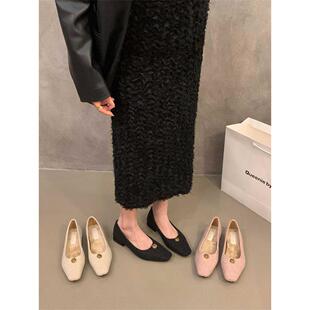 香港粗跟粉色毛毛鞋女鞋子外穿2025年冬季加绒棉鞋方头晚晚风单鞋