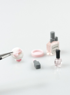 娃娃屋dollhouse迷你ob11场景配件梳妆口红香水粉饼粉刷模型摆件