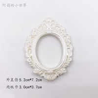 1:12 Doll House BJD ob1gsc uses DIY picture frames that can be used to decorate murals and dolls. It is a resin white patterned photo frame thumbnail 7