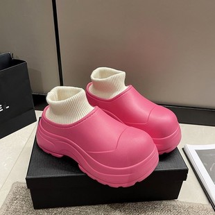 上班外穿拖鞋洞洞鞋冬季加绒加厚秋冬包跟防水棉鞋厚底女生增高鞋