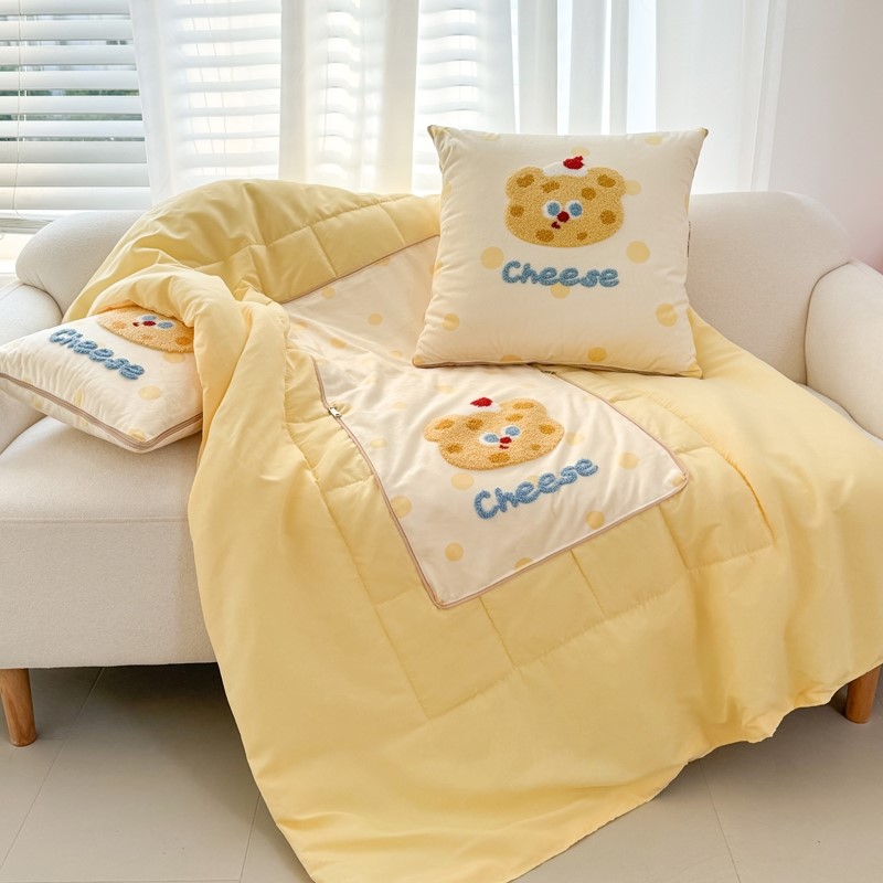 汽车内抱枕被子两用二合一2025新款可折叠午睡毯子靠枕头被空调被