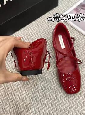 香港真皮内增高红色玛丽珍单鞋女2025秋季新爆款粗跟浅口芭蕾舞鞋