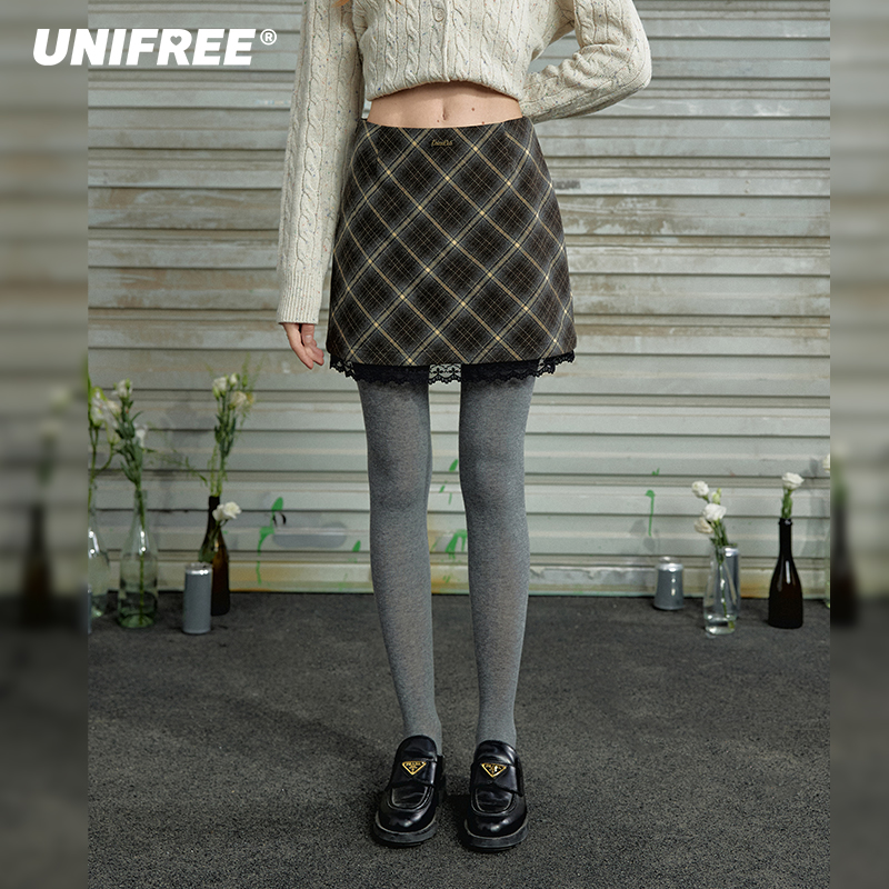 UNIFREE休闲风A字裙半身裙