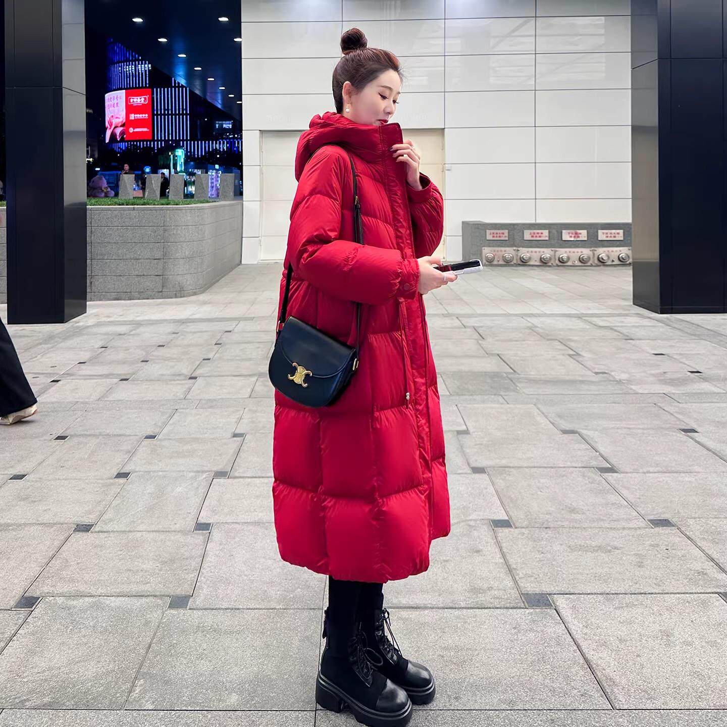 玛古芭红色连帽加厚羽绒服女2025冬季新款收腰显瘦保暖白鸭绒外套