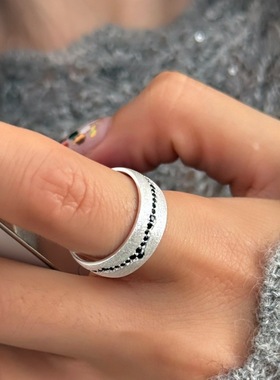 一恋磨砂黑色不规则戒指女时尚小众设计感法式简约时髦开口指环食