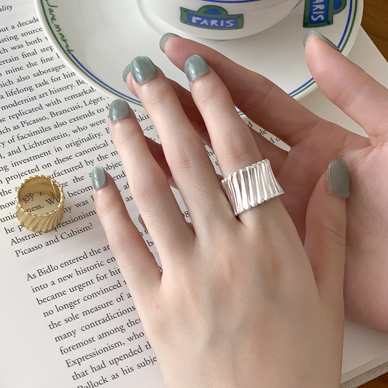 一恋宽面竖线条纹理戒指女小蛮腰个性小众开口指环基础百搭时尚食