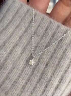 一恋甜美精致小巧花朵吊坠项链女百搭叠戴时尚气质锁骨链小众清新