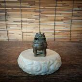 仿古雕刻汉白祥云鼓茶杯底座案头摆件复古陈设居家摆设i.