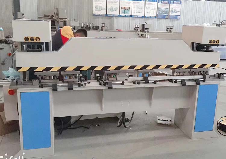 江西光伏边框压力机全套设备铝边框切割锯快速全套设备数控角码锯