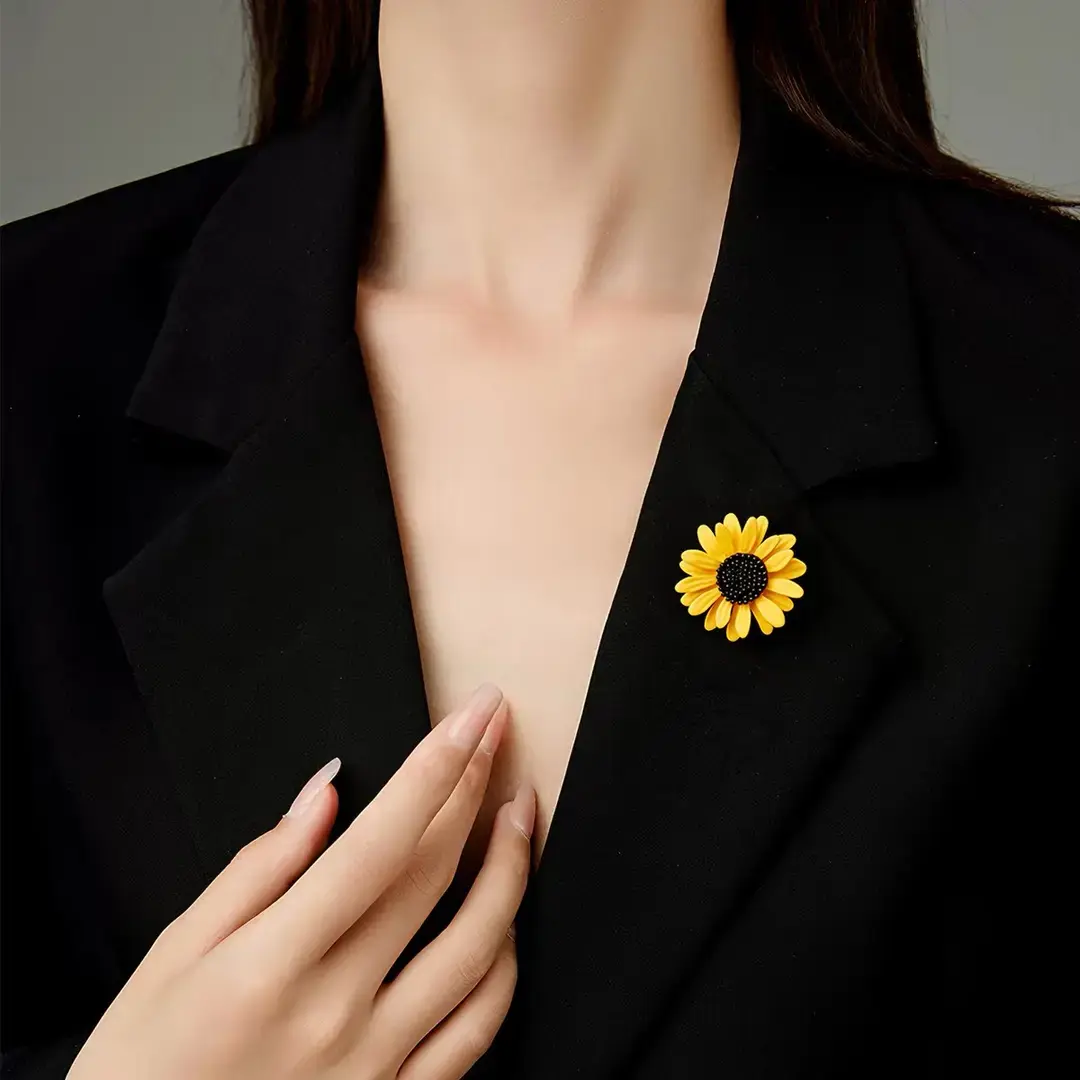 胸针情人节太阳花胸针女款2026新款高档女气质高级轻奢胸花礼品RW