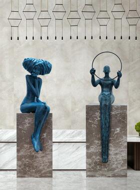 售楼处落地雕塑人像拿圈人装饰品样板房间美容院展厅抽象人物摆件