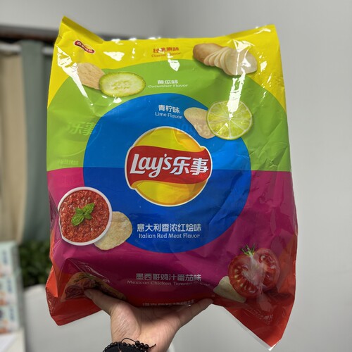 乐事超大薯片盒马彩虹装生日礼物