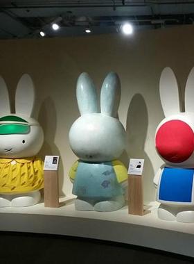 大型卡通米菲兔玻璃钢雕塑户外商场网红店门口开业装饰品落地摆件