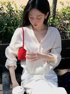 letterfrommoon白逸帆同款26春季新款设计感甜美蕾丝拼接系带衬衫