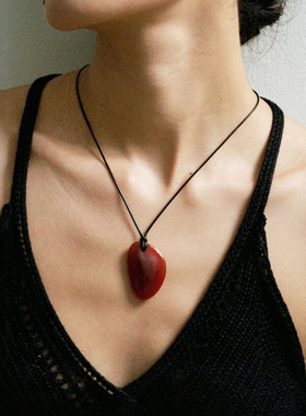 异形红玛瑙黑绳项链女
