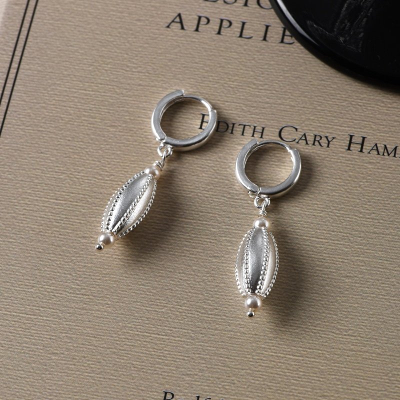 磨砂哑光橄榄珍珠耳环女轻奢小众设计高级感简约气质银色耳坠耳饰,饰品/流行首饰/时尚饰品新,耳环,淘宝优惠券,粉丝福利购,淘宝优惠卷