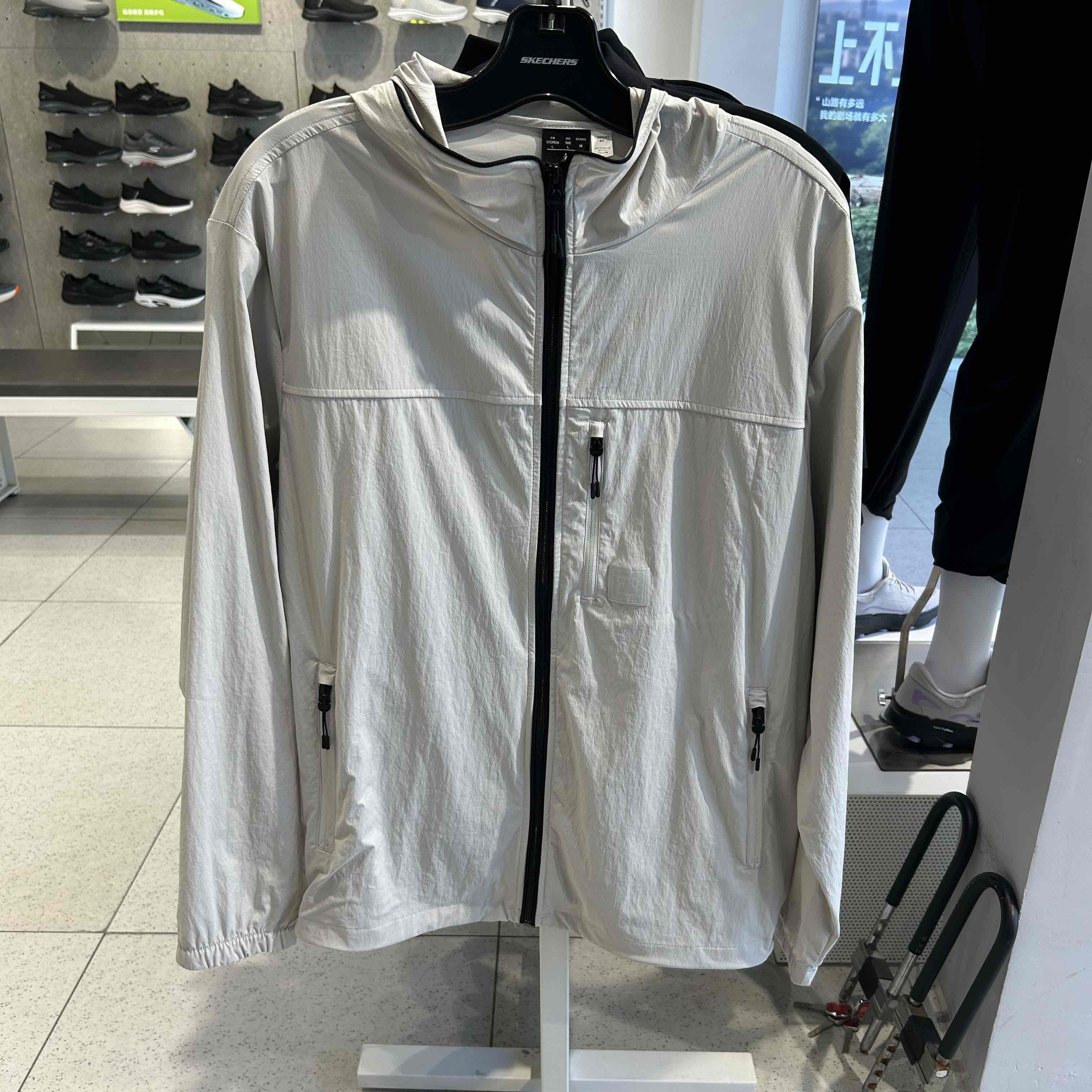 Skechers斯凯奇新款男士外套时尚轻盈梭织连帽外套L224M030