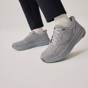 Skechers斯凯奇2025新款男士高回弹云擎缓震绑带专业跑步鞋220544