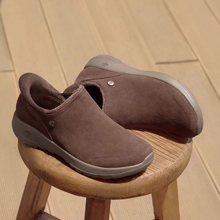 Skechers斯凯奇女士秋冬一脚闪穿加绒保暖浅口休闲健步鞋144810