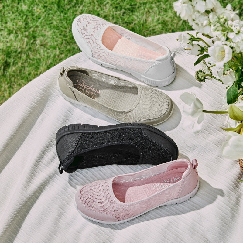 Skechers斯凯奇新款女士休闲一脚蹬简约轻质耐穿浅口单鞋100686