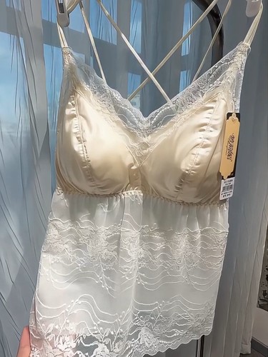 法式缎面蕾丝吊带背心女带胸垫美背香槟色修身洋气百搭抹胸