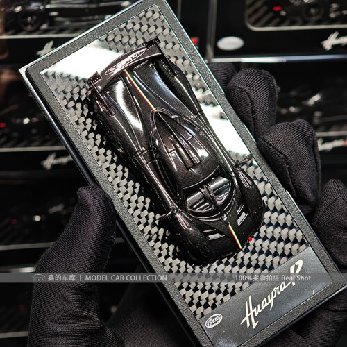 LCD 1:64 帕加尼花雅r evo 正版授权合金汽车模型