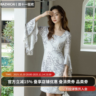 1325 设计感白色连衣裙小众日常优雅裙子 舒适弹力 显瘦显腿长