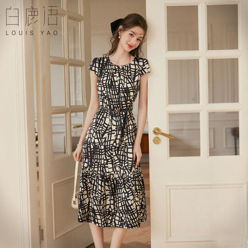 白鹿语设计感优雅气质长裙