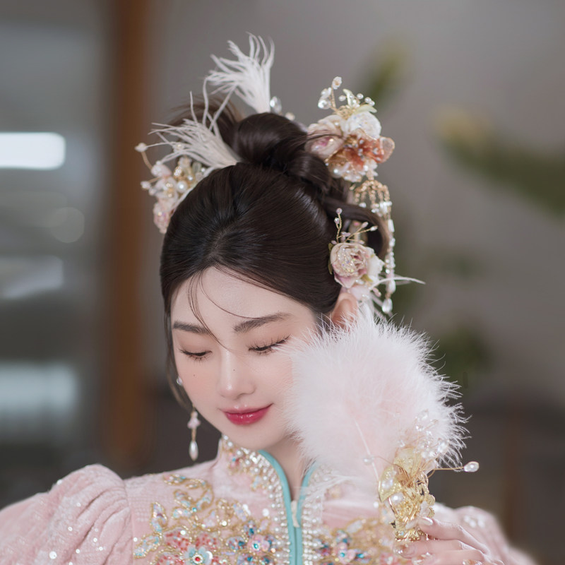 浅色羽毛秀禾服发饰唯美花朵春季结婚古风古典配饰品中式新娘头饰
