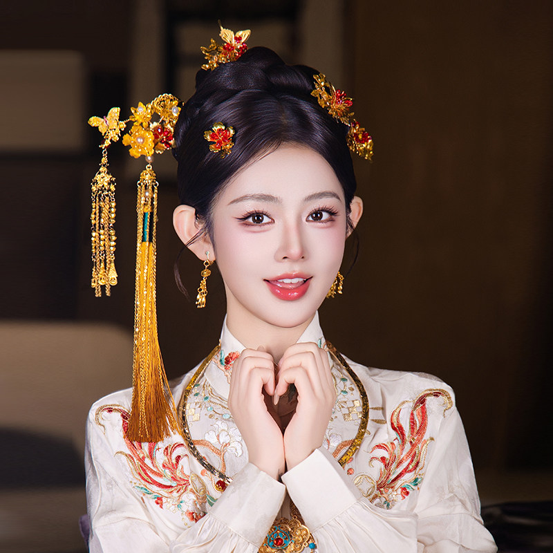 新娘发饰金色布艺红金色发簪简单干净盘发复古马面裙日常时尚配饰
